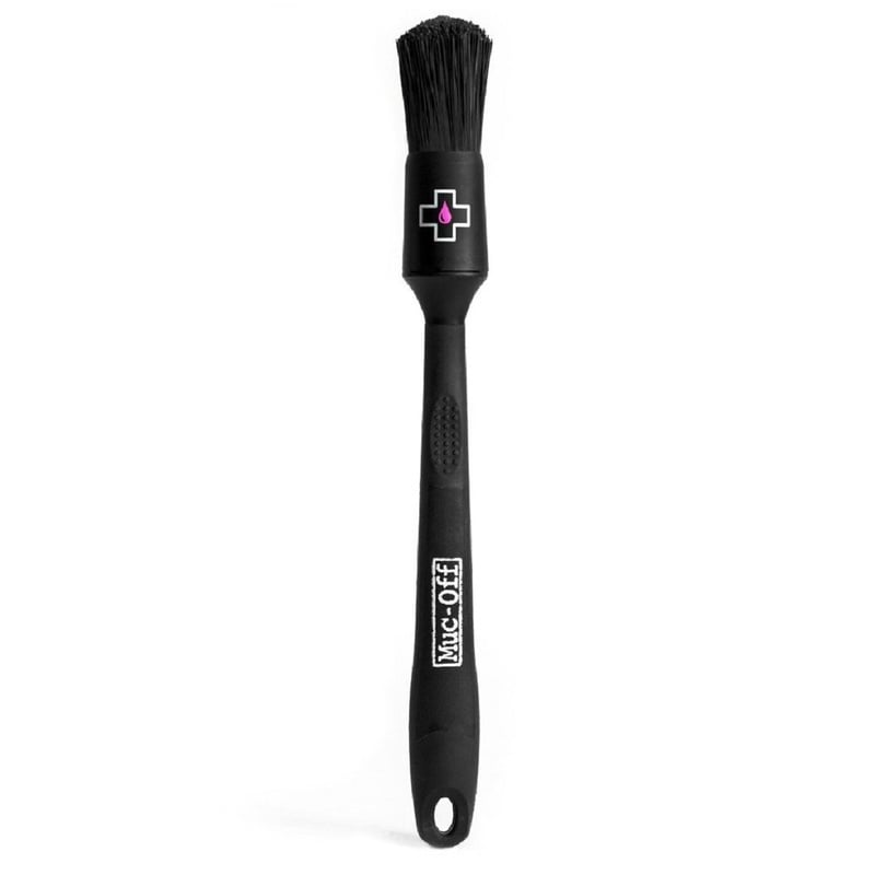 Drivetrain detailing brush