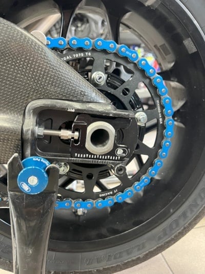 Chain adjuster Yamaha R1 (2015-2023)